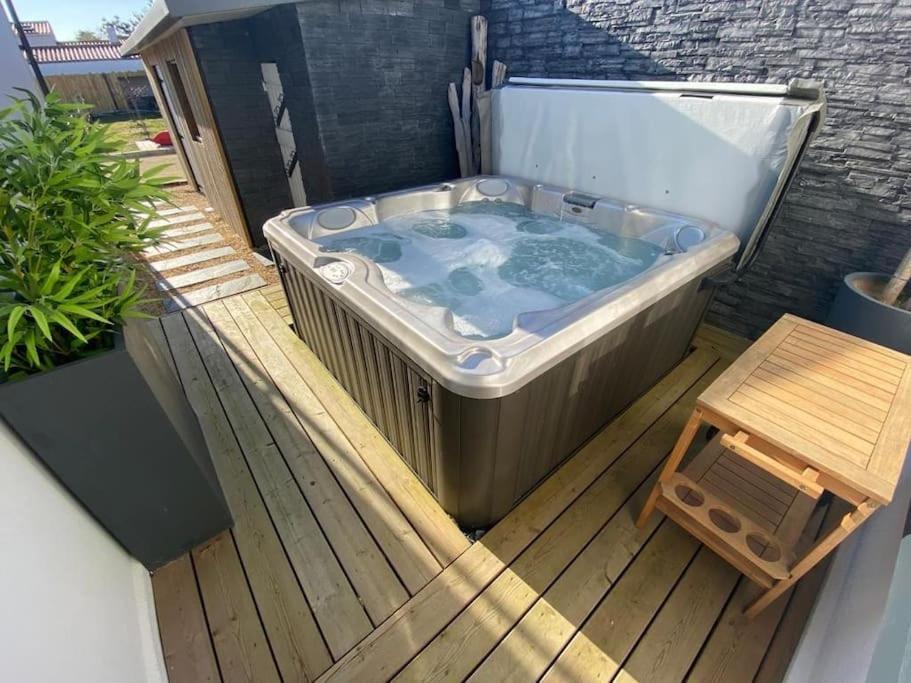 Villa Avec Jacuzzi Proche De La Mer Et Du Centre Barbâtre 외부 사진
